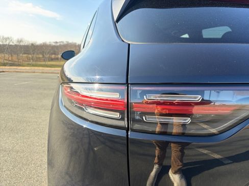 Used 2019 Porsche Cayenne S image 14