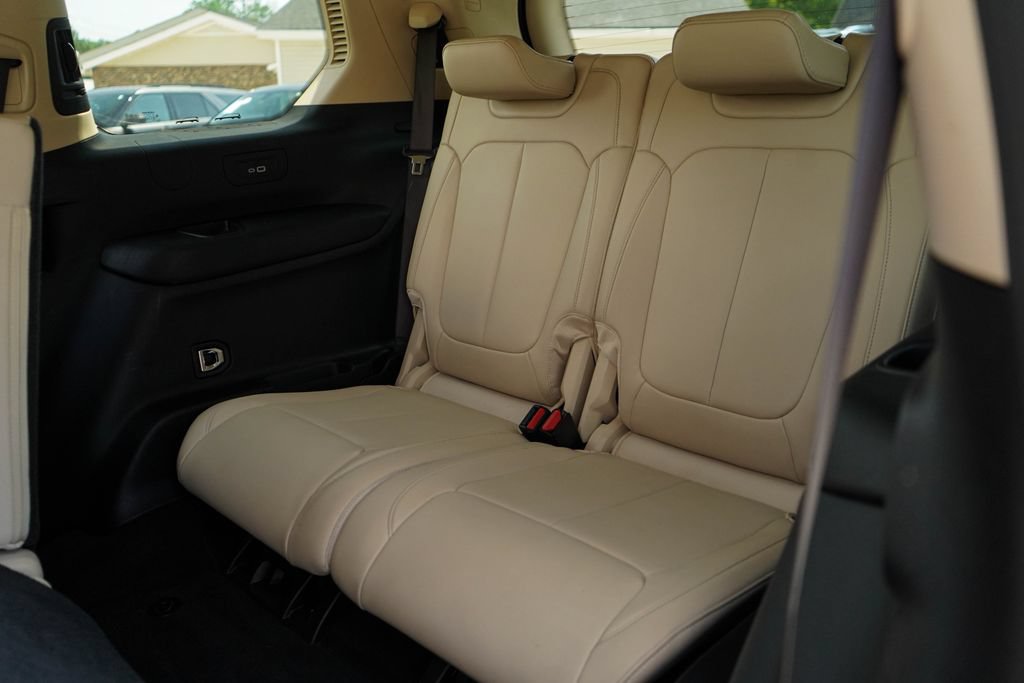 Used 2021 Jeep Grand Cherokee L Limited RWD image 15