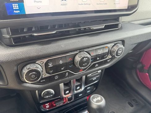 Used 2024 Jeep Wrangler Sport AWD/4WD image 20