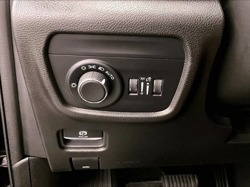 Used 2024 Jeep Grand Cherokee Altitude AWD/4WD image 37