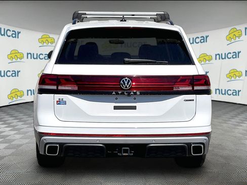 Used 2024 Volkswagen Atlas Peak Edition SE AWD/4WD image 5