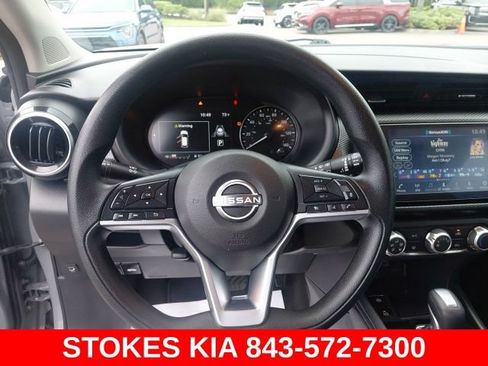 Used 2023 Nissan Kicks SV w/ Interior Electronics Package FWD image 11
