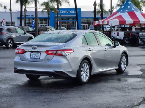 Used 2019 Toyota Camry LE image 5