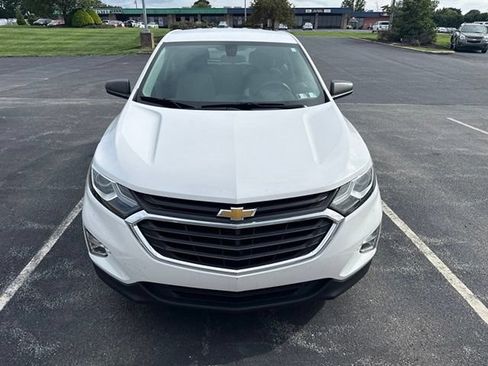 Used 2018 Chevrolet Equinox LS FWD image 2