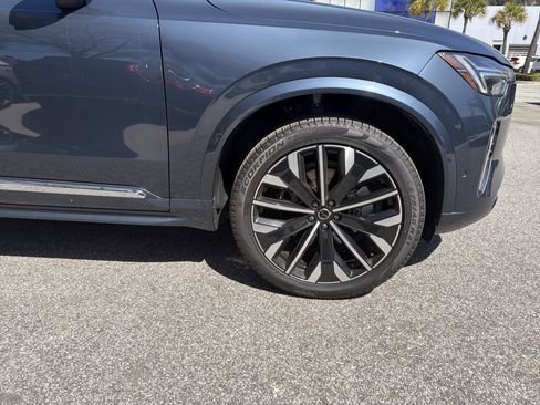 Used 2025 Volvo XC90 B6 Plus image 13