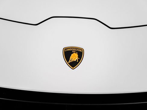 Used 2021 Lamborghini Huracan EVO RWD image 45