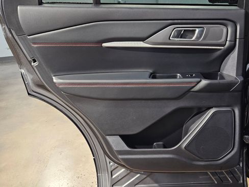 Used 2025 Ford Explorer ST AWD/4WD image 33