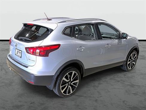 Used 2018 Nissan Rogue Sport SL w/ SL Premium Package AWD/4WD image 4