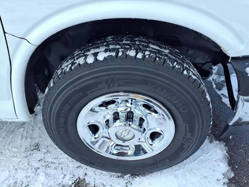 Used 2019 Chevrolet Express 3500 w/ Power Convenience Package image 21