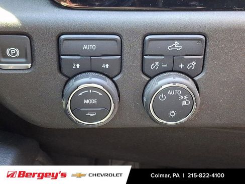 Certified 2025 Chevrolet Silverado 1500 LT AWD/4WD image 26