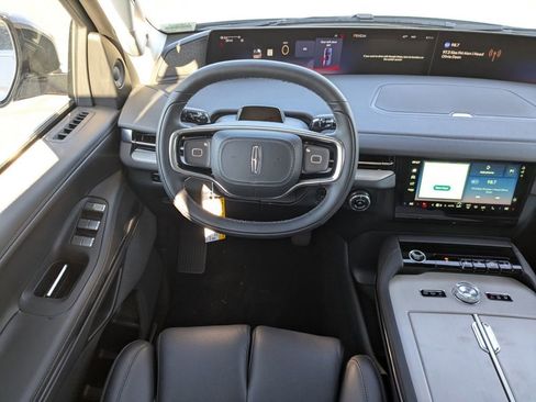 New 2026 Lincoln Navigator Reserve image 17