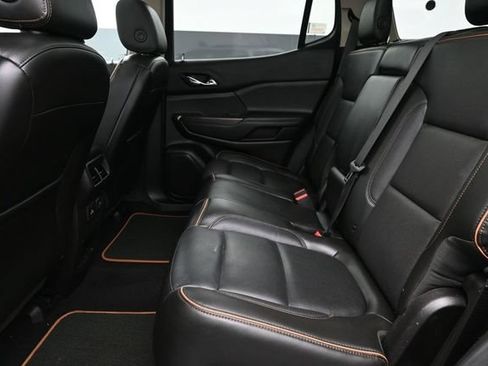 Used 2019 GMC Acadia SLT AWD/4WD image 11