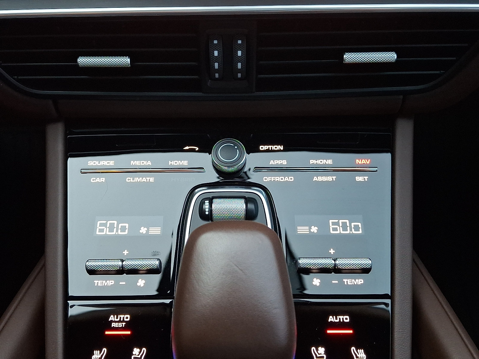 Certified 2023 Porsche Cayenne Turbo S AWD/4WD image 18