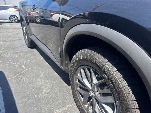 Used 2023 Nissan Rogue S AWD/4WD image 6