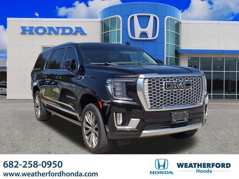 Used 2021 GMC Yukon XL Denali w/ Denali Premium Package AWD/4WD image 1