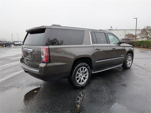Used 2020 GMC Yukon XL Denali image 3