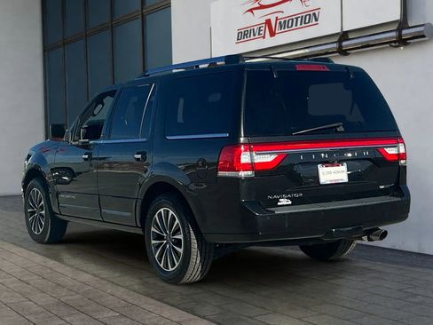 Used 2015 Lincoln Navigator 4WD image 4