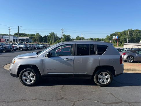Used 2016 Jeep Compass Sport w/ Power Value Group FWD image 4