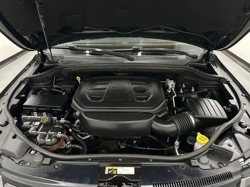 Used 2020 Jeep Grand Cherokee Laredo AWD/4WD image 6