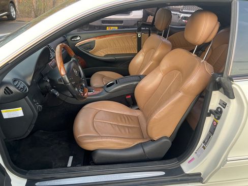 Used 2007 Mercedes-Benz CLK 350 Coupe image 12