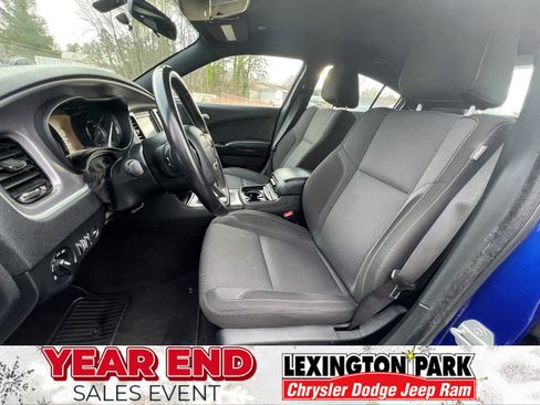 Used 2019 Dodge Charger SXT image 15