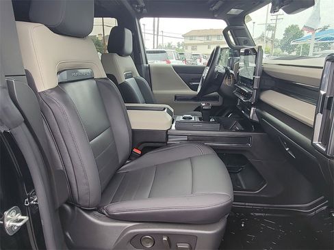 Used 2026 GMC Hummer EV SUV image 26