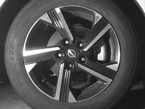 Used 2025 Nissan Sentra SV image 13