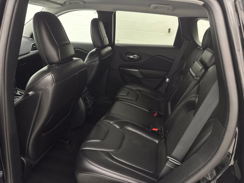 Used 2019 Jeep Cherokee Limited AWD/4WD image 44