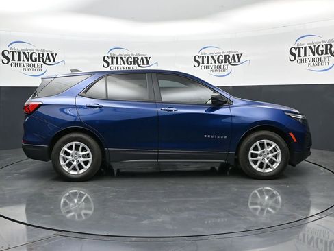 Used 2022 Chevrolet Equinox LS FWD image 8