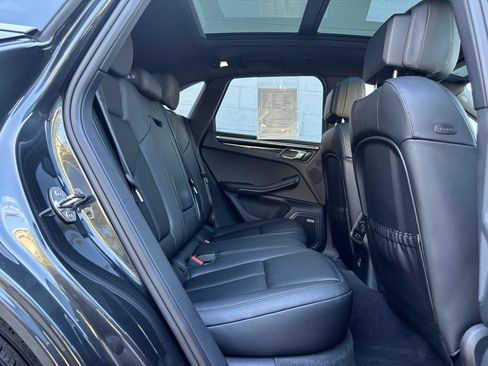 Certified 2026 Porsche Macan AWD/4WD image 16