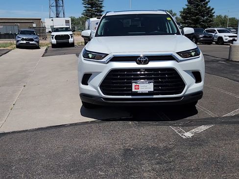 Certified 2025 Toyota Grand Highlander AWD image 4