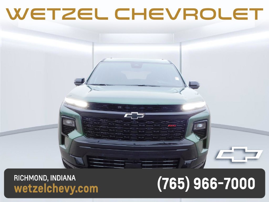 New 2027 Chevrolet Traverse RS w/ LPO, Floor Liner Package FWD image 8