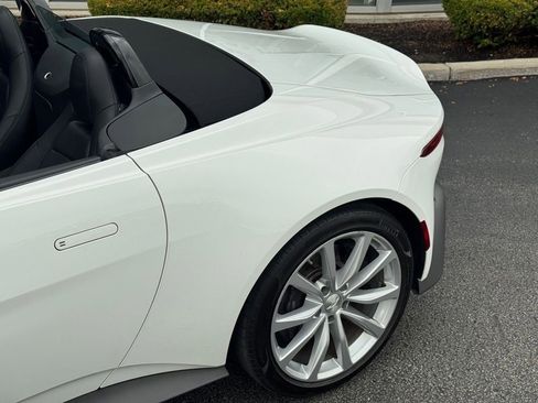 Used 2023 Aston Martin V8 Vantage Roadster RWD image 20