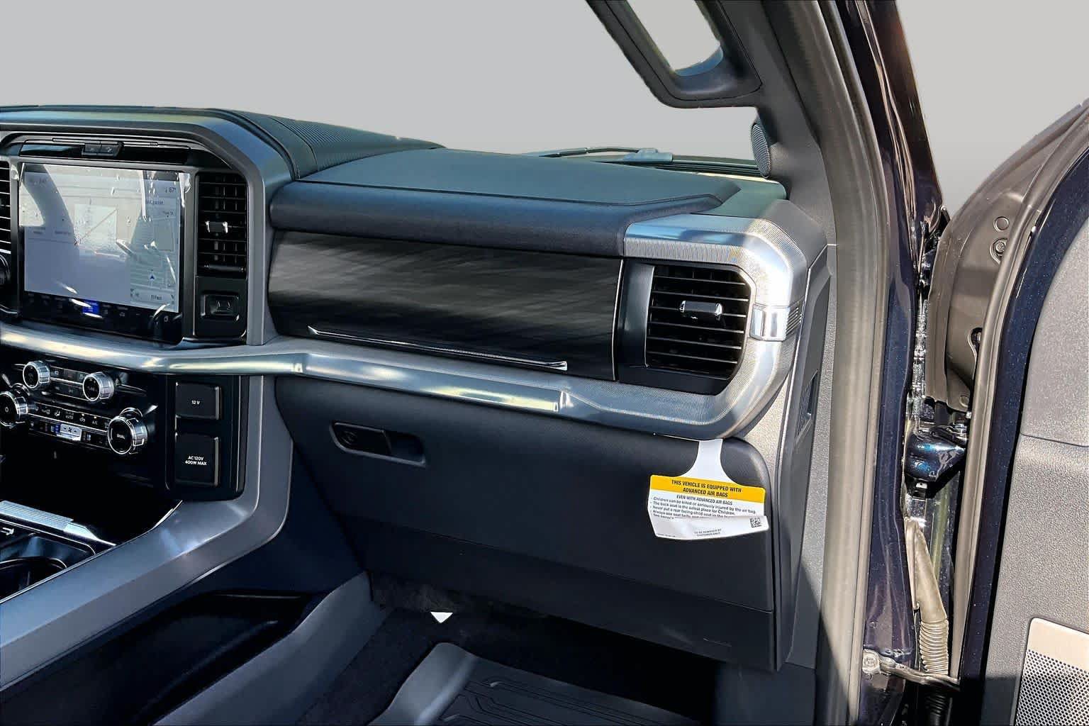 Used 2025 Ford F150 Lariat w/ Equipment Group 502A High AWD/4WD image 17