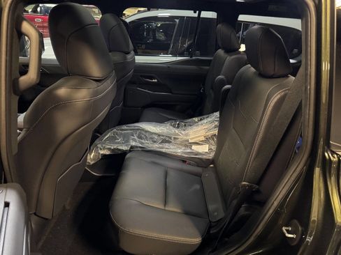 Used 2025 Lexus GX 550 w/ Accessory Package (2T) image 56