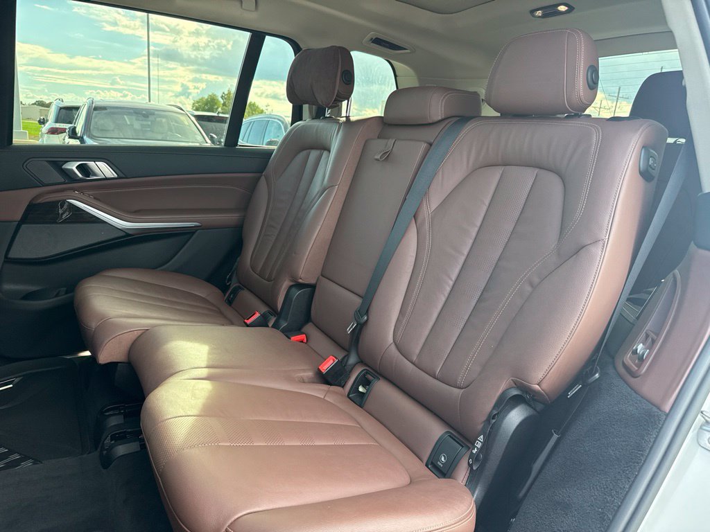 Used 2020 BMW X7 xDrive40i w/ Premium Package AWD/4WD image 23