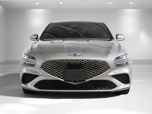 Used 2024 Genesis G70 2.5T RWD image 6