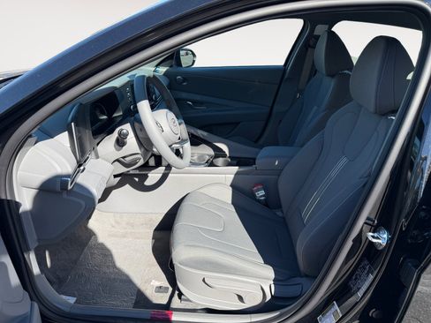 New 2026 Hyundai Elantra Blue image 10