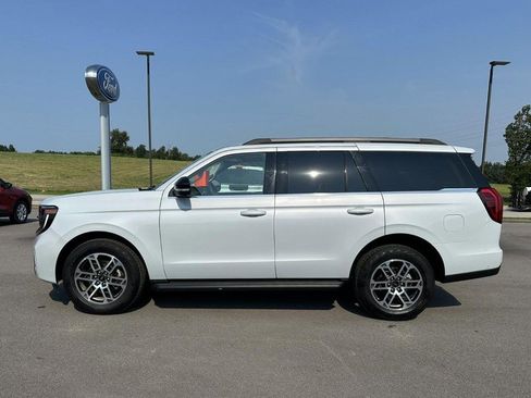 Used 2025 Ford Expedition Active AWD/4WD image 5