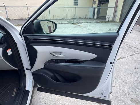 Used 2022 Hyundai Tucson SEL image 19