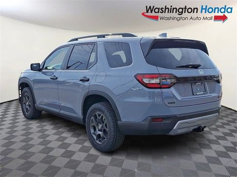 New 2025 Honda Pilot TrailSport image 5