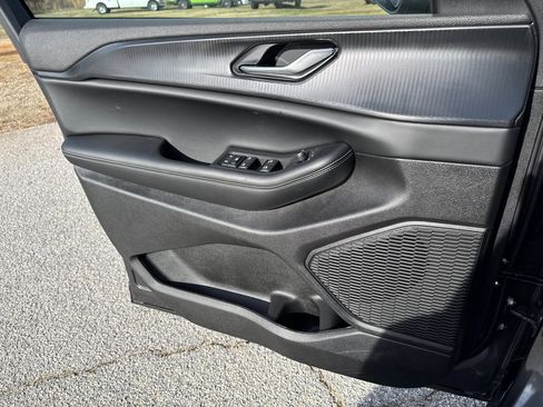 New 2025 Jeep Grand Cherokee Laredo w/ MOPAR Finishing Package image 10