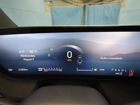 Used 2026 Buick Enclave Sport Touring AWD/4WD image 9