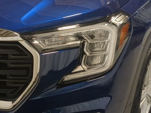 Used 2023 GMC Terrain SLE w/ Driver Convenience Package FWD image 14
