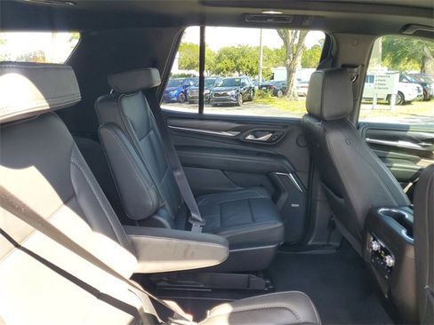 Used 2021 GMC Yukon Denali w/ LPO, Illumination Package image 32