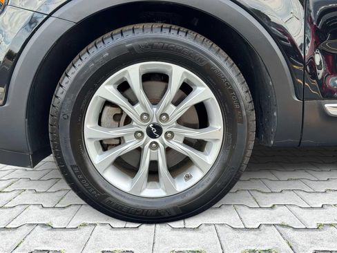Used 2022 Kia Telluride LX AWD/4WD image 8