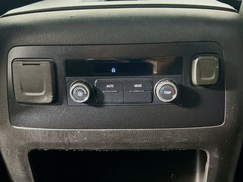 Used 2019 Chevrolet Suburban LT image 25