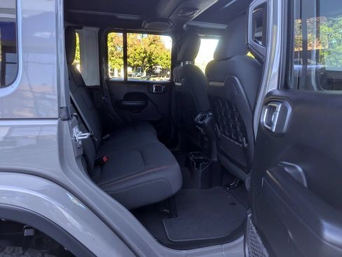 Used 2019 Jeep Wrangler Unlimited Rubicon AWD/4WD image 34