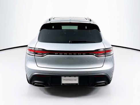Certified 2025 Porsche Macan image 10