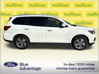 Used 2020 Nissan Pathfinder SL video 2